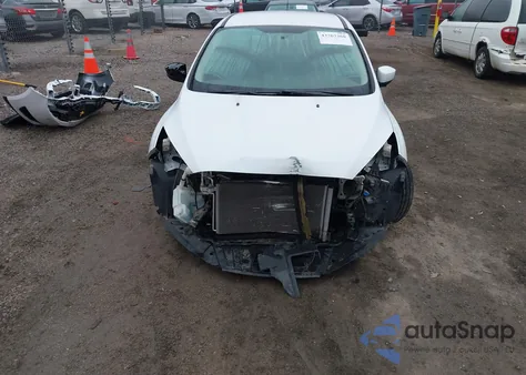 2018 Ford Focus Se z USA, uszkodzony, nr VIN 1FADP3K20JL215381